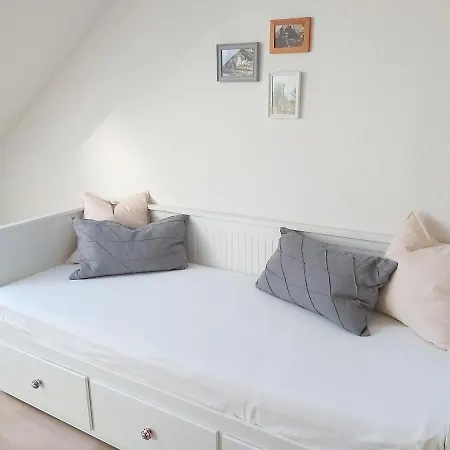 Tova Cologne Apartman *